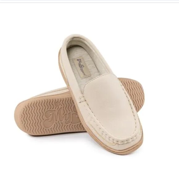 MY SLIPPERS‎ My Pillow NEW Indoor/outdoor all season Beach Beige Moccasin Size 9 - Picture 1 of 9